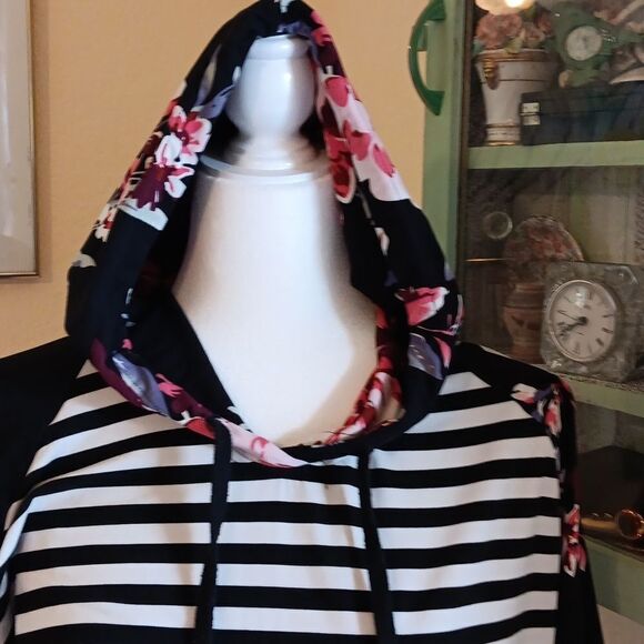 Lildy Striped and Flowered Hoodie - Picture 3 of 10